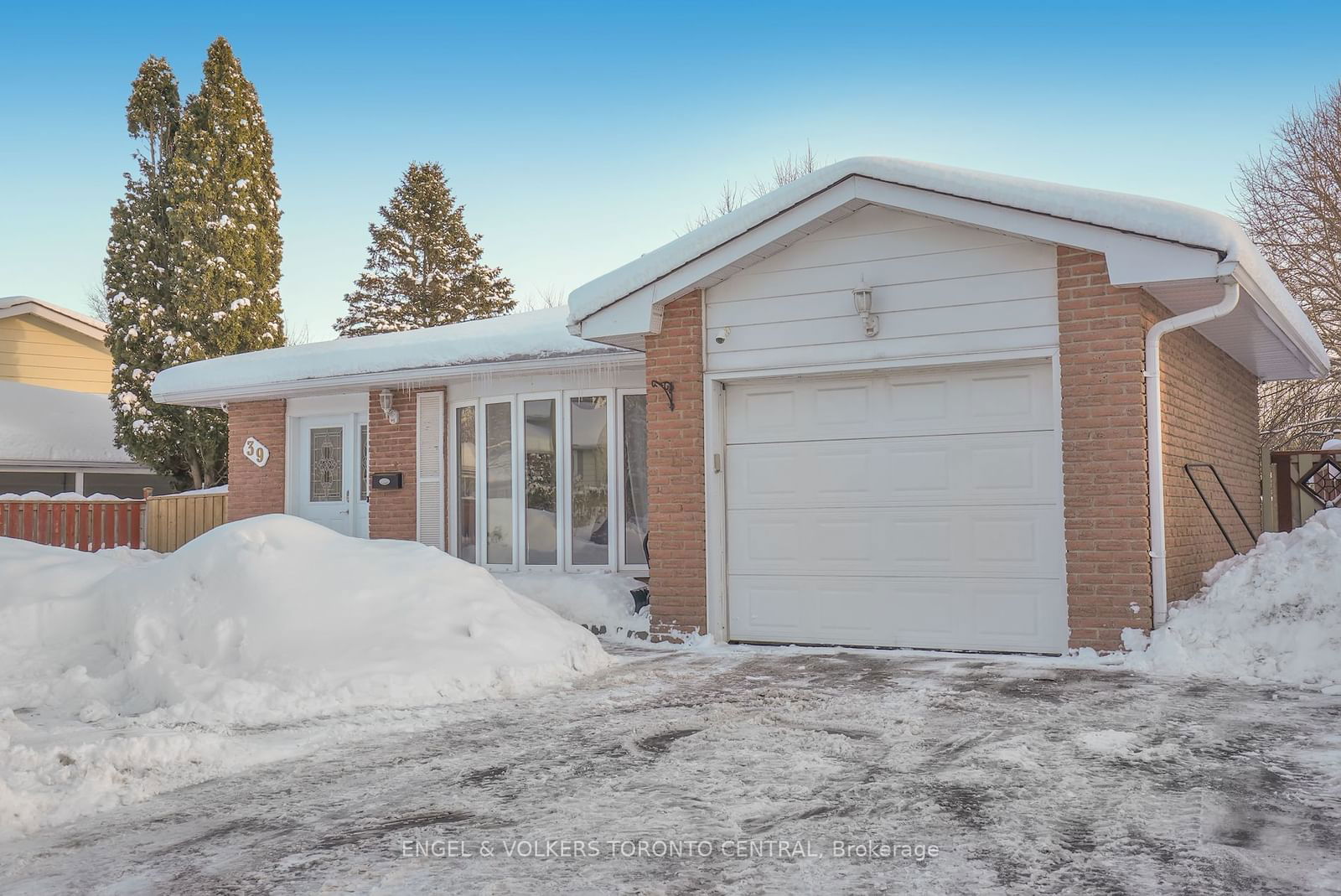 Detached House for sale at 39 Bernick Drive, Barrie, Grove East, L4M 5C1 - MLS: S11959174