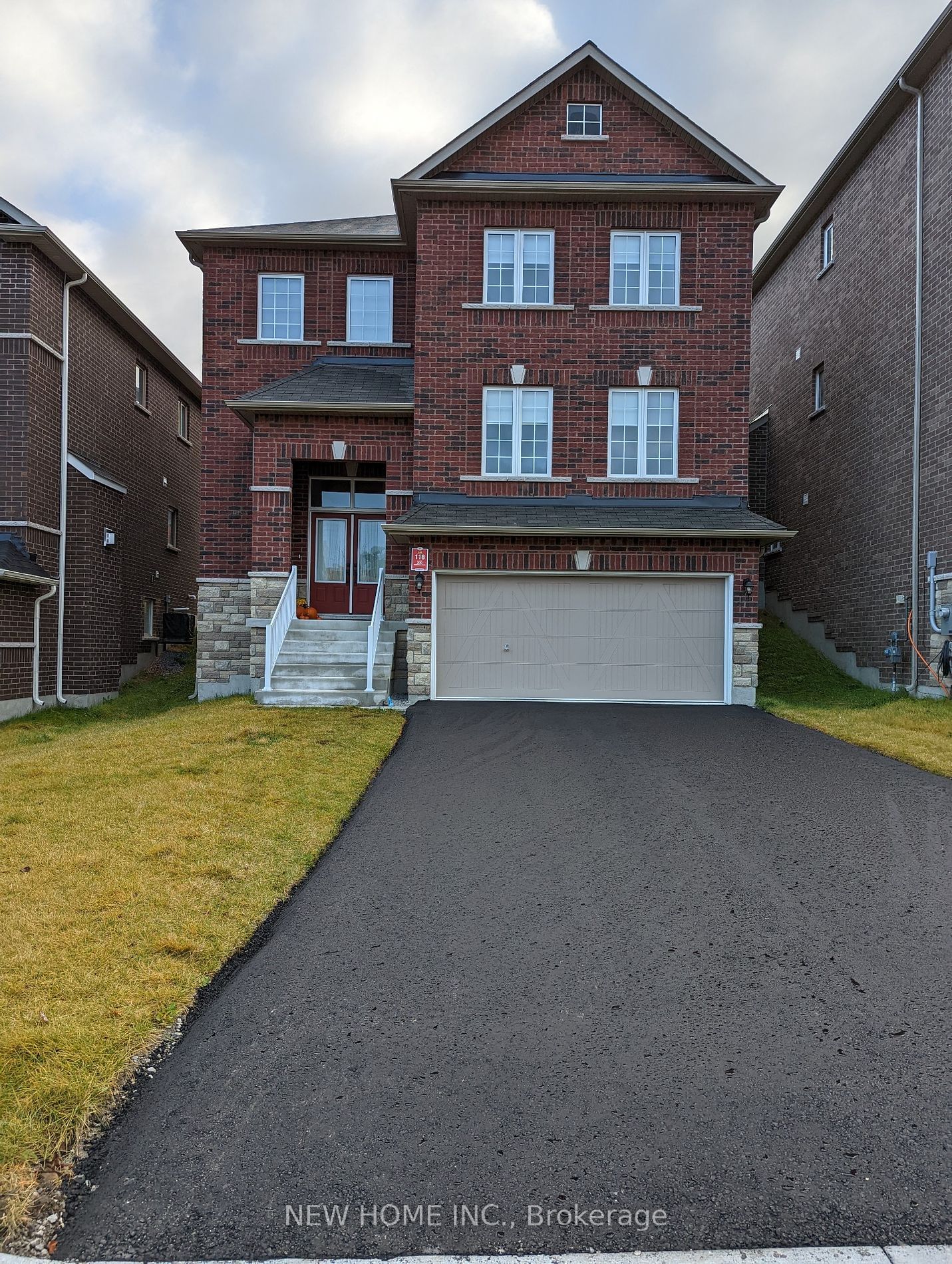 Detached House for lease at 200 Muirfield Drive, Barrie, Ardagh, L4N 5S4 - MLS: S11960490