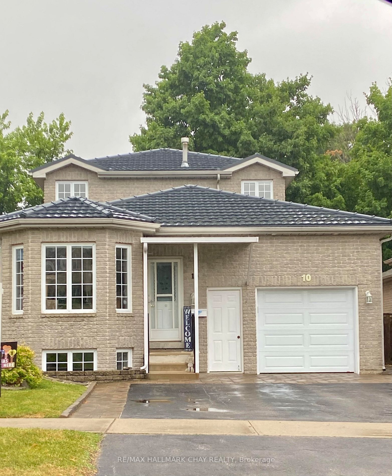 Detached House for lease at Basement-10 Brighton Road, Barrie, Georgian Drive, L4M 6S5 - MLS: S11961487