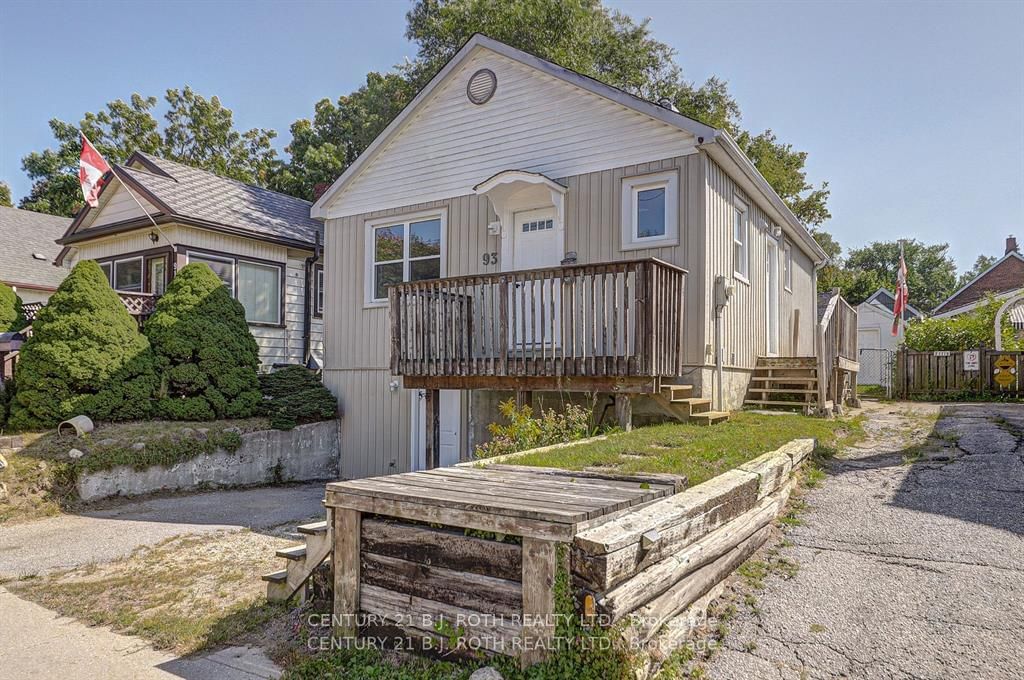 Detached House for lease at 93 John Street, Barrie, Sanford, L4N 2K6 - MLS: S11962272