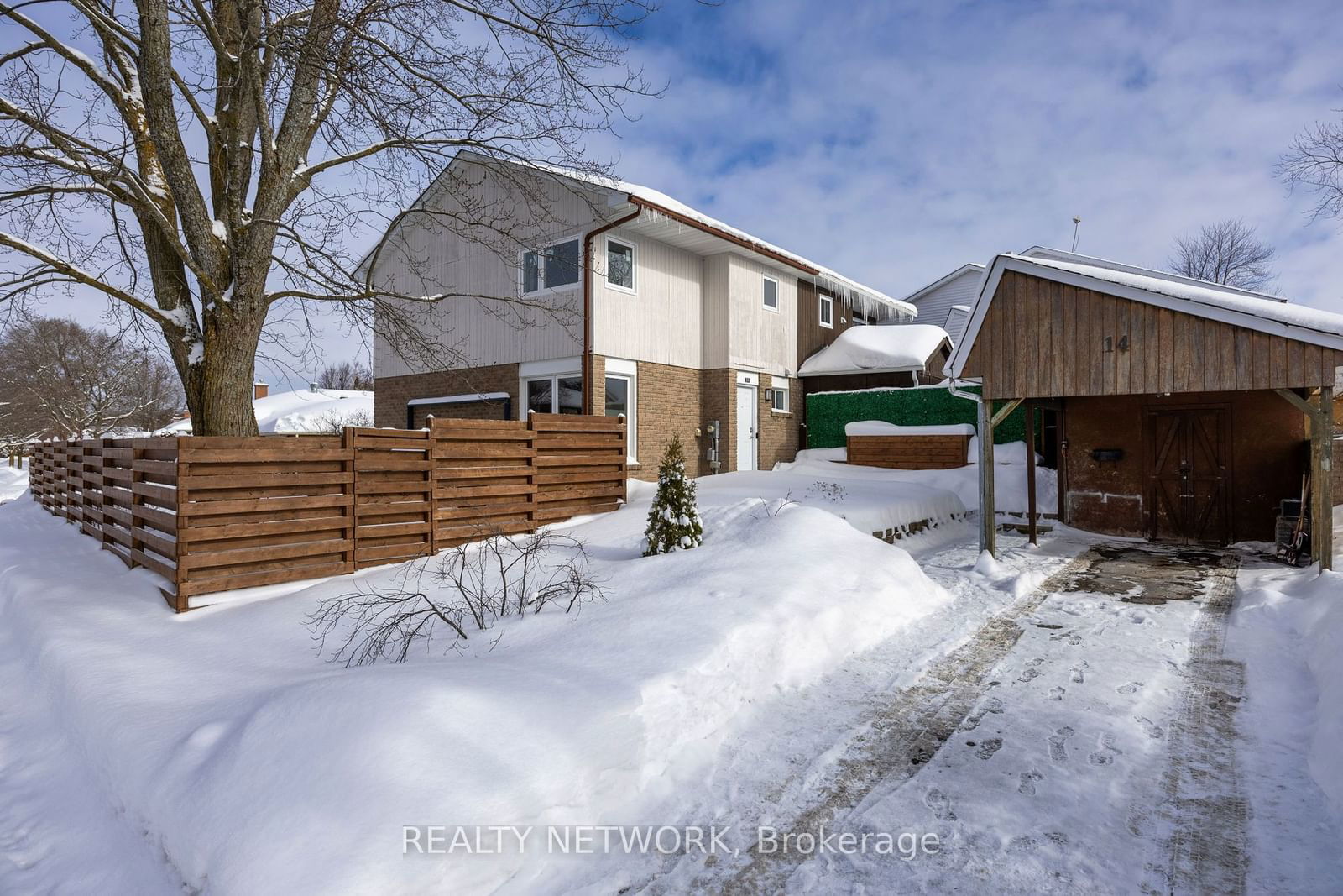 Semi-Detached House sold at 14 Lampman Lane, Barrie, 400 West, L4N 5A9 - MLS: S11962844