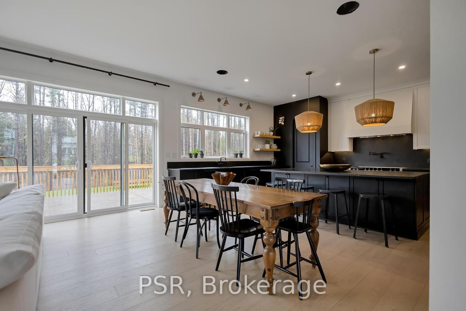 Detached House sold at 72 Georgian Grande Drive, Oro-Medonte, Ontario, L0K 1E0 - Rural Oro-Medonte - MLS: S11963243