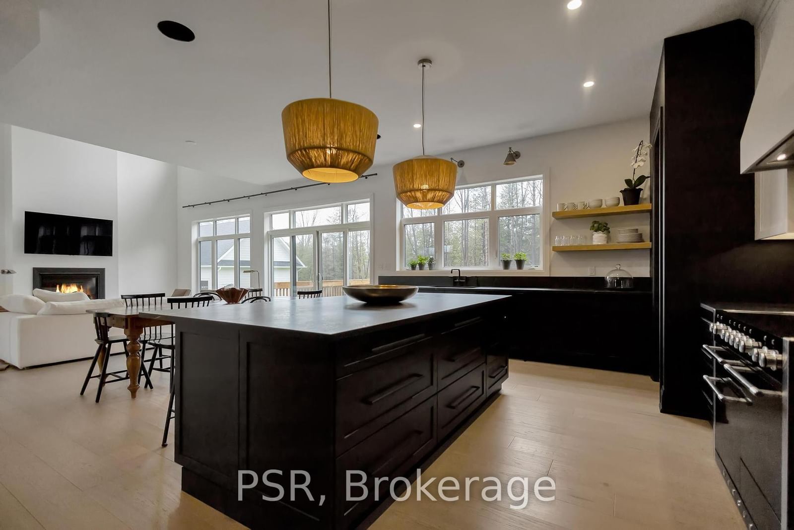 Detached House sold at 72 Georgian Grande Drive, Oro-Medonte, Ontario, L0K 1E0 - Rural Oro-Medonte - MLS: S11963243