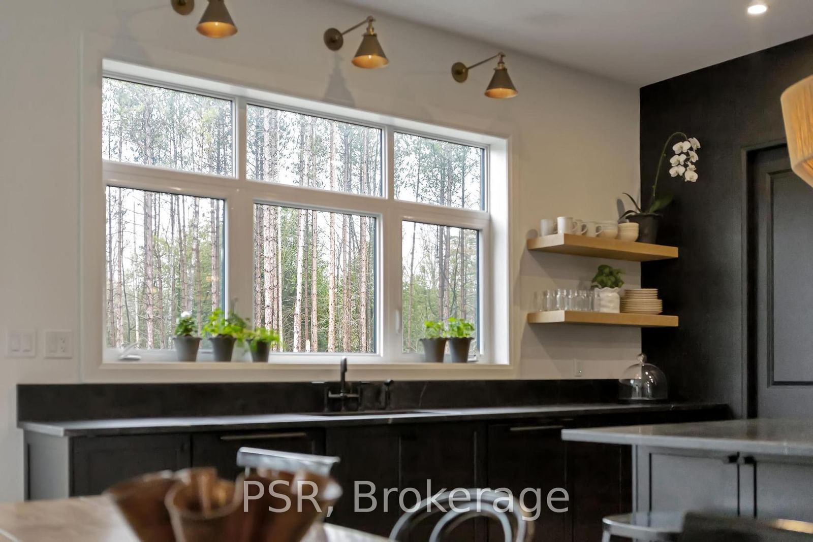 Detached House sold at 72 Georgian Grande Drive, Oro-Medonte, Ontario, L0K 1E0 - Rural Oro-Medonte - MLS: S11963243