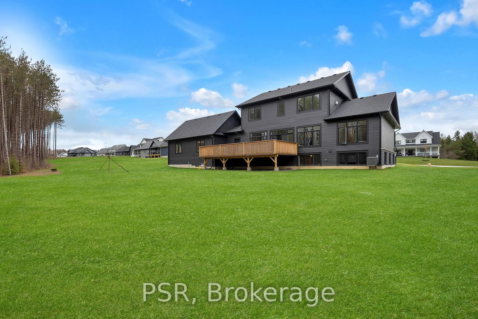 Detached House sold at 72 Georgian Grande Drive, Oro-Medonte, Ontario, L0K 1E0 - Rural Oro-Medonte - MLS: S11963243