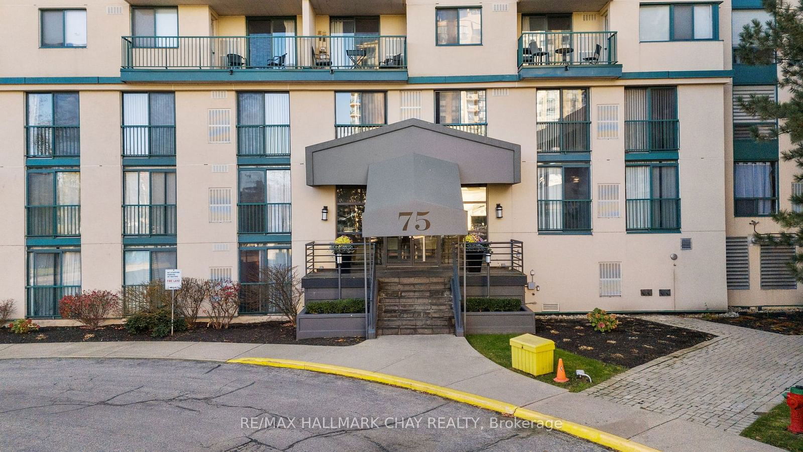 Condo for sale at 105-75 Ellen Street, Barrie, City Centre, L4N 7R6 - MLS: S11963329