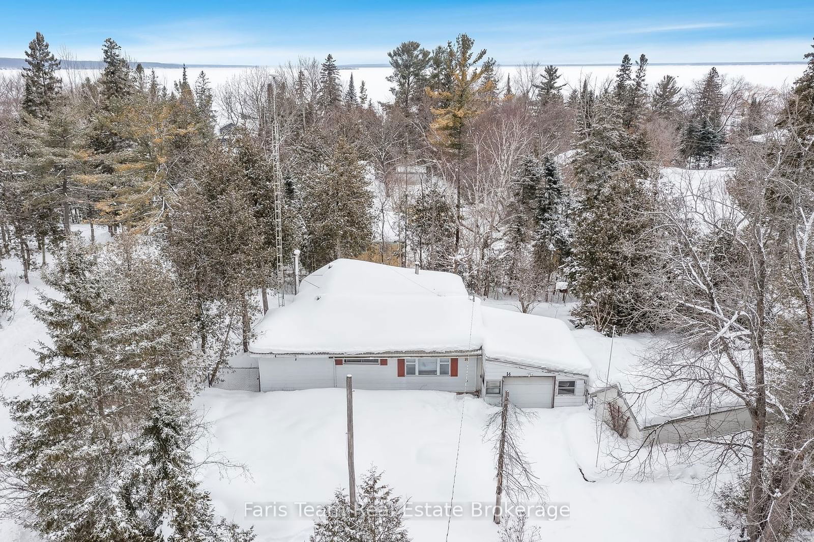 Building at 14 Earldom Boulevard, Tay, Port McNicoll