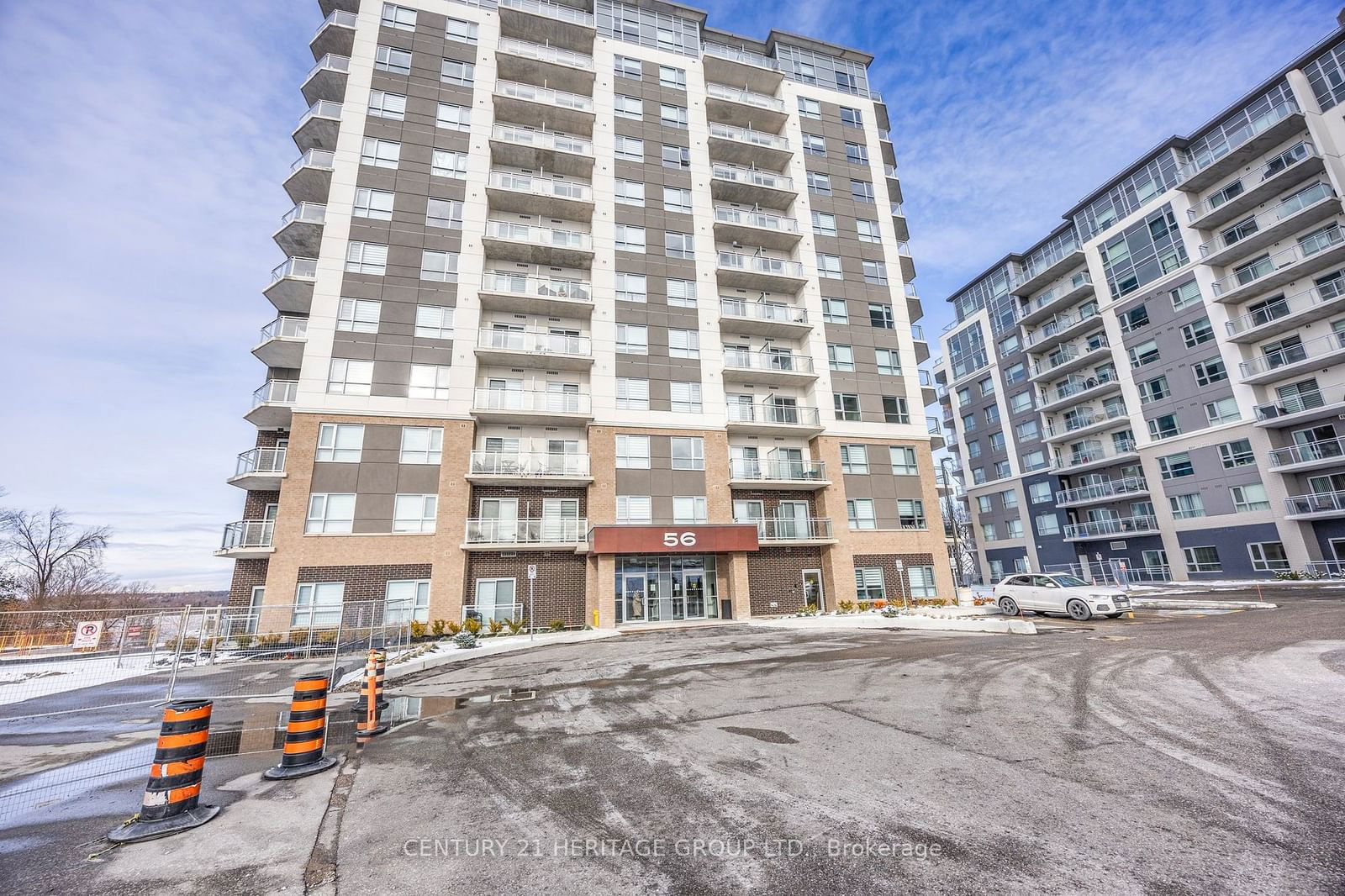 Condo for sale at 304-56 Lakeside Terrace, Barrie, Little Lake, L4M 0L4 - MLS: S11966119