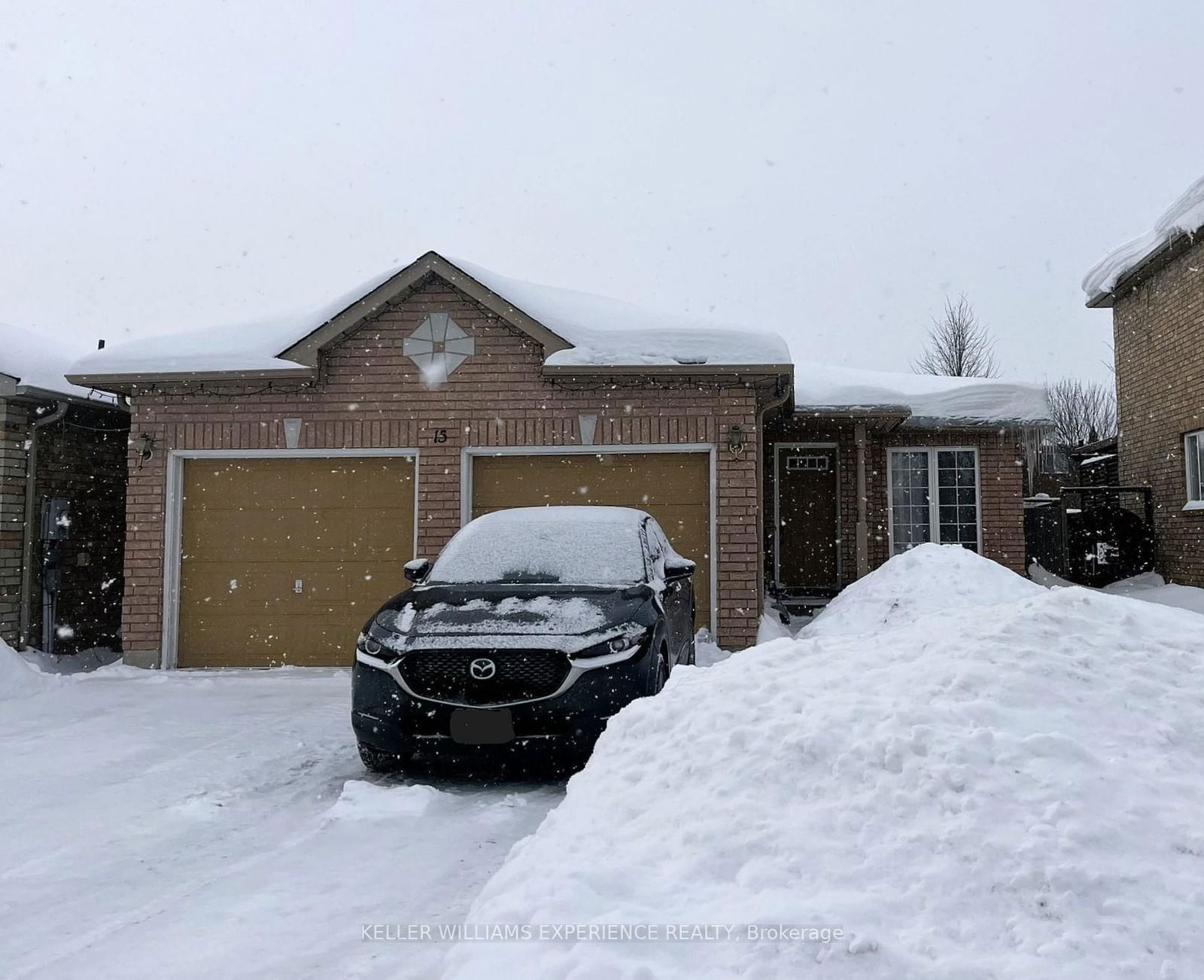 Detached House leased at 15 Harrogate Court, Barrie, Georgian Drive, L4M 0B9 - MLS: S11966348