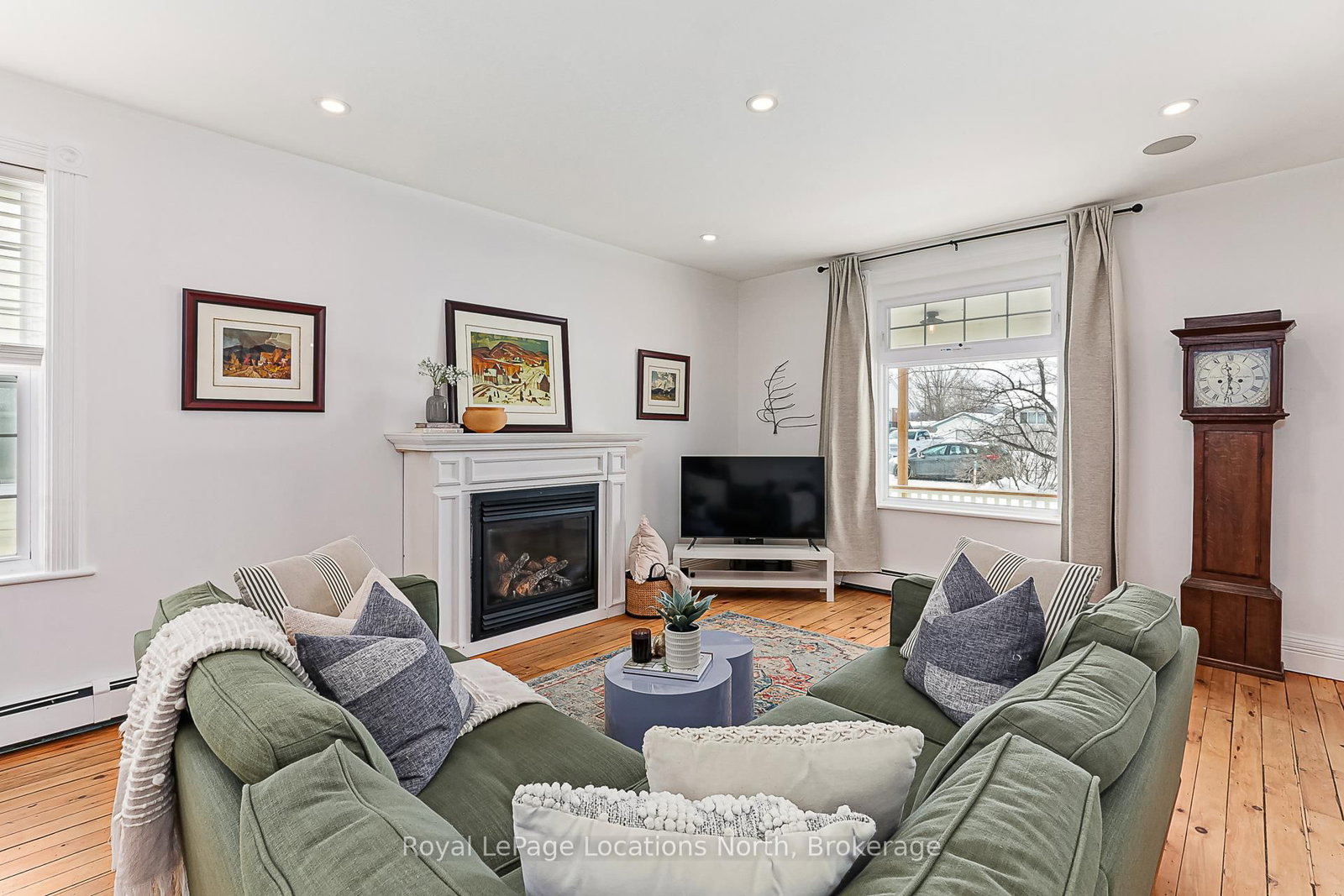 Listing Image 5