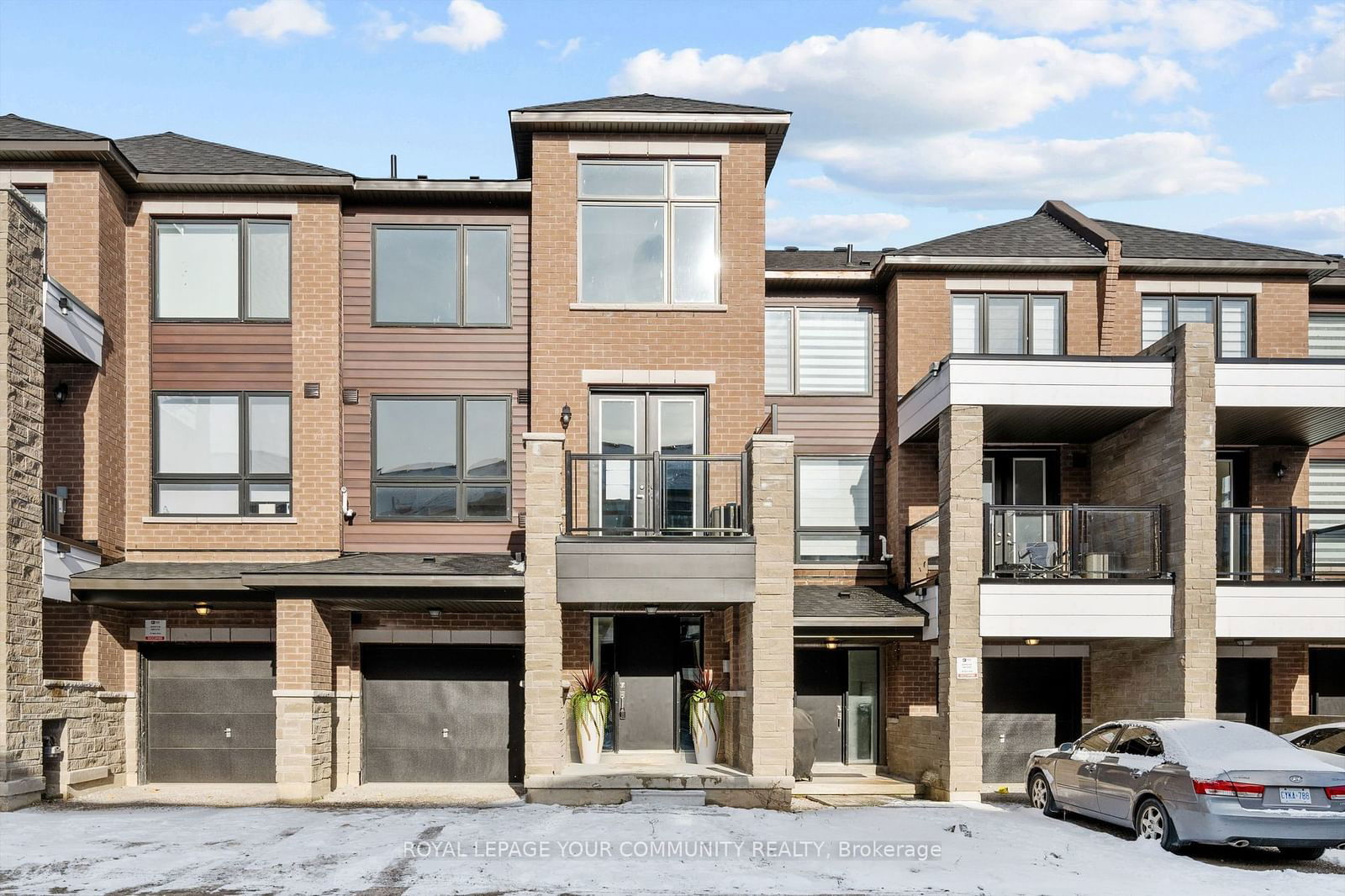 Townhouse for sale at 43 Spry Lane, Barrie, Innis-Shore, L9J 0N6 - MLS: S11967837