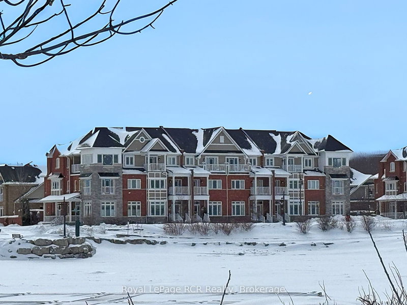 16 Wheelhouse Cres, Collingwood, L9Y 0J9 | Image 2