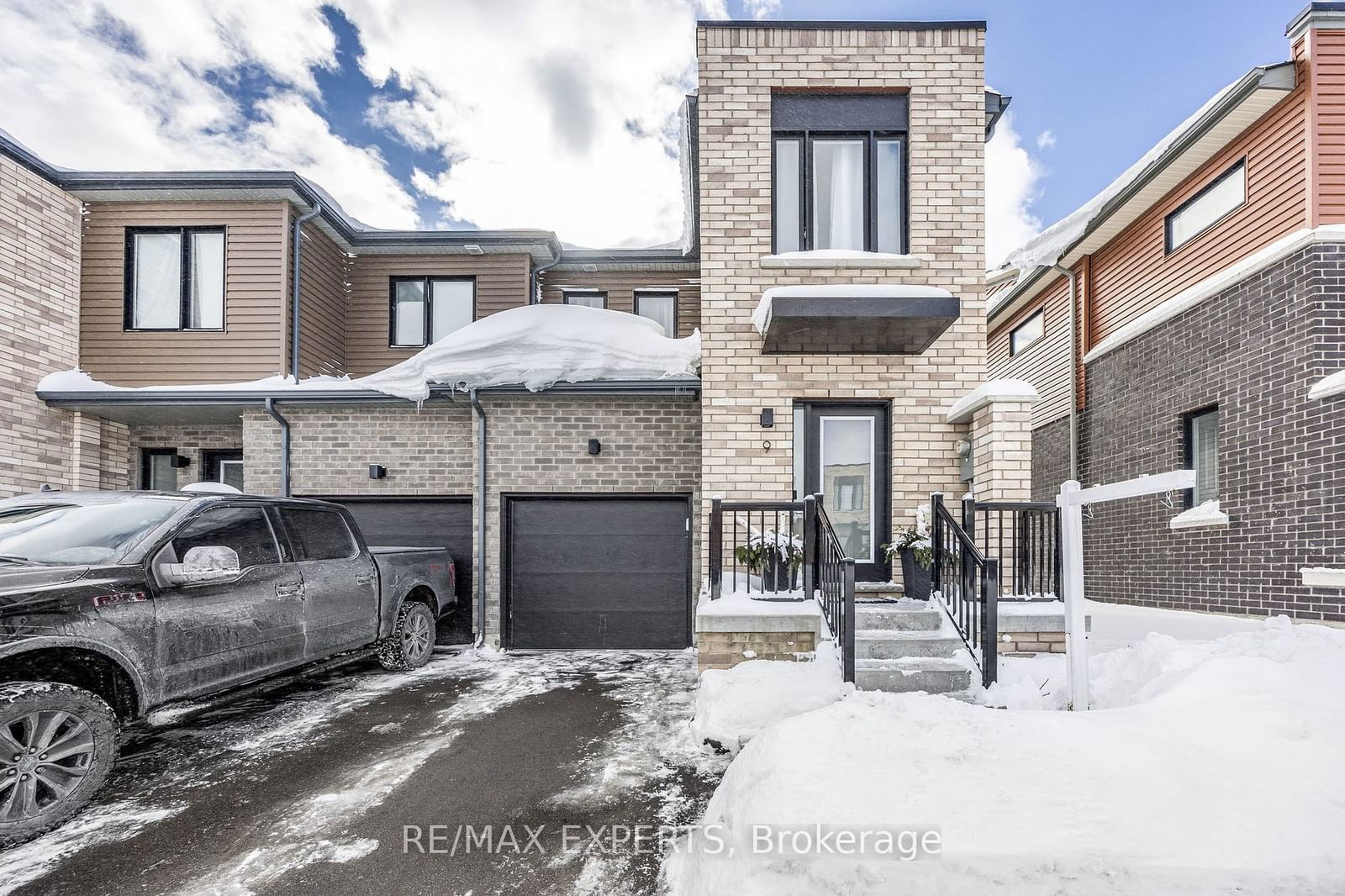 Townhouse for sale at 9 Haven Lane, Barrie, Painswick South, L9J 0M4 - MLS: S11969034