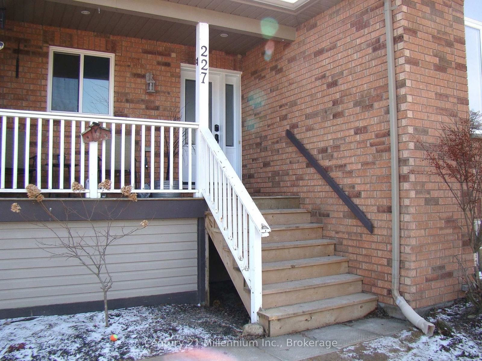 Listing Image 4