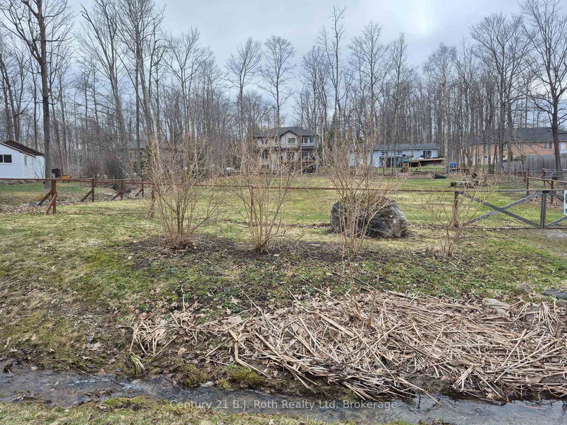 76 McArthur Dr, Penetanguishene, L9M 1W9 | Image 2