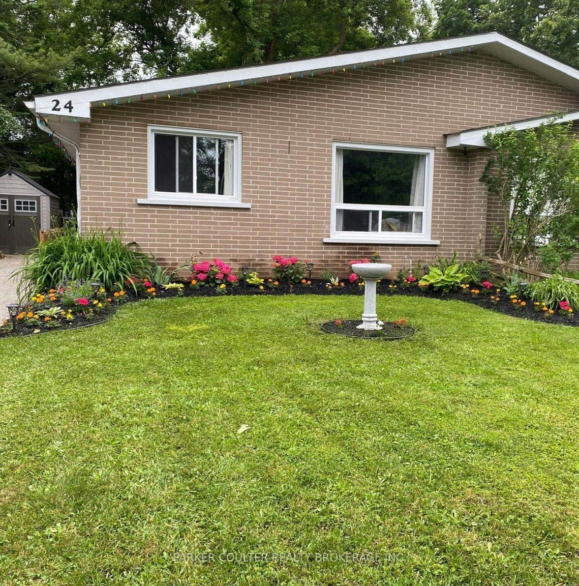 Semi-Detached House for sale at 24 Heath Street, Barrie, Cundles East, L4M 3J9 - MLS: S11969547