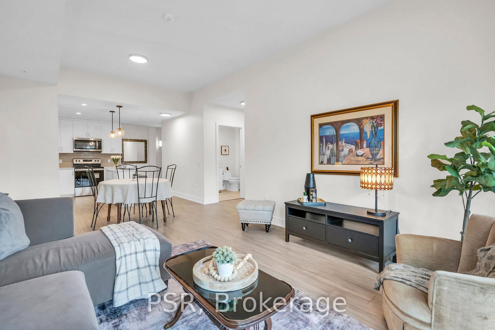 Listing Image 19