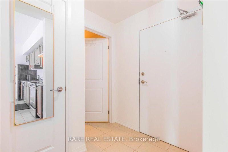 102 - 299 Cundles Rd E, Barrie, L4M 0K9 | Image 3