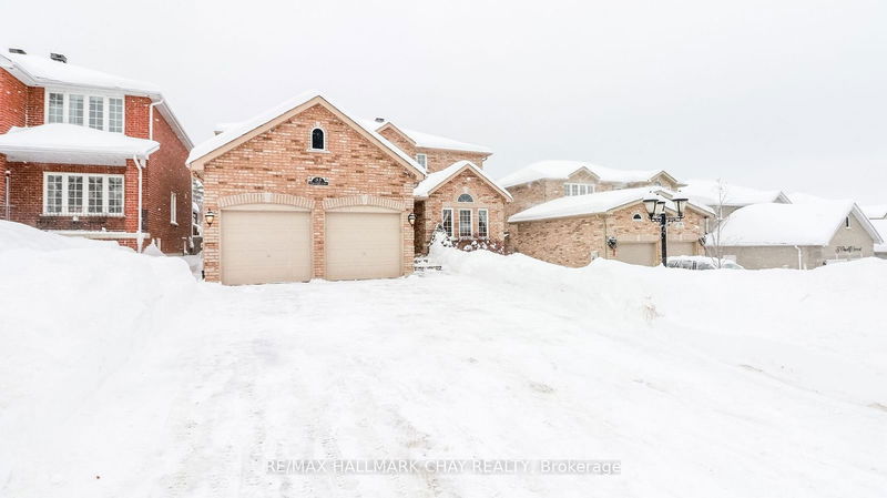 33 Pinecliff Cres, Barrie - Ardagh image-0-0