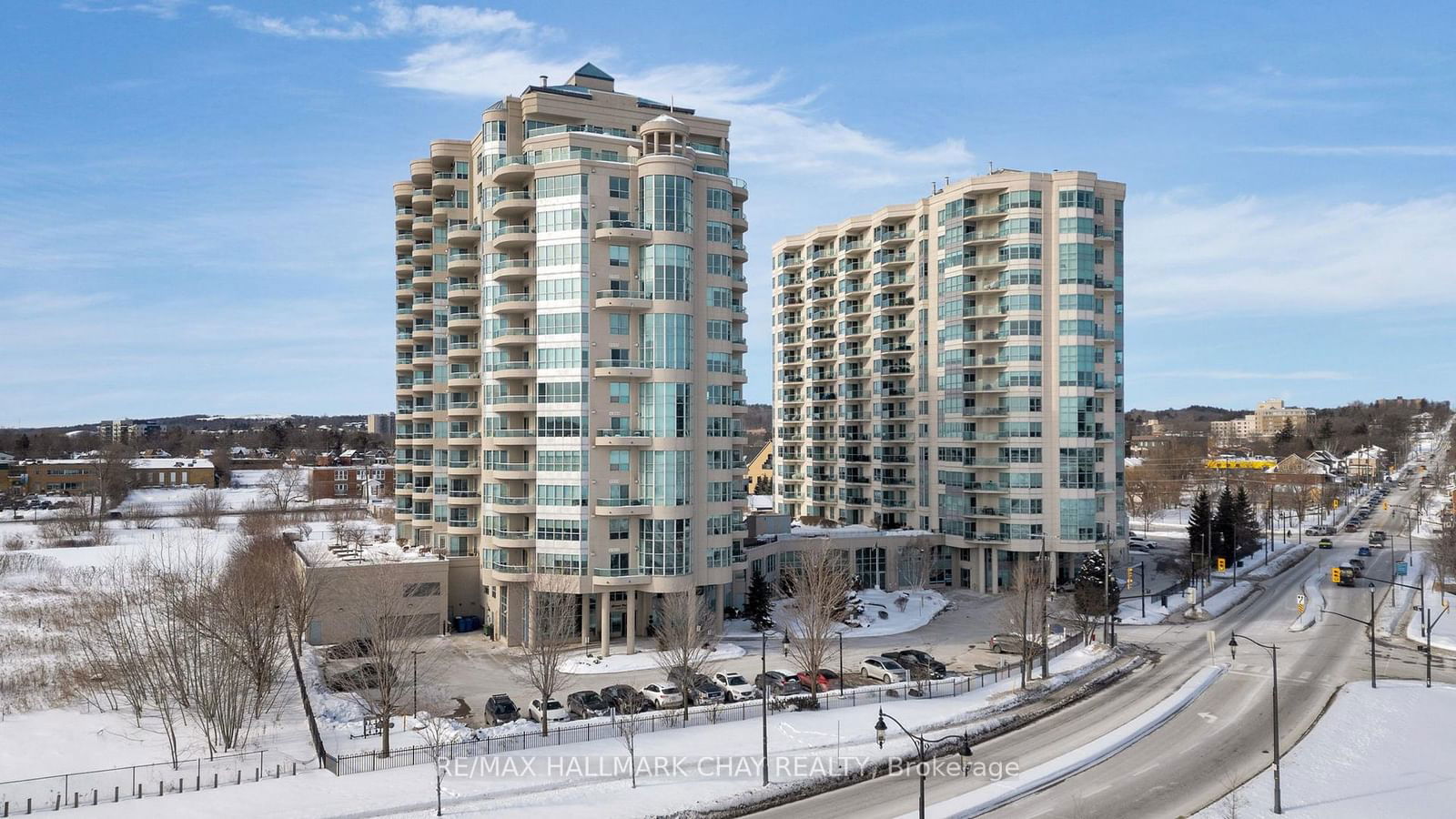 Condo for sale at 811-2 Toronto Street, Barrie, City Centre, L4N 9R2 - MLS: S11975699