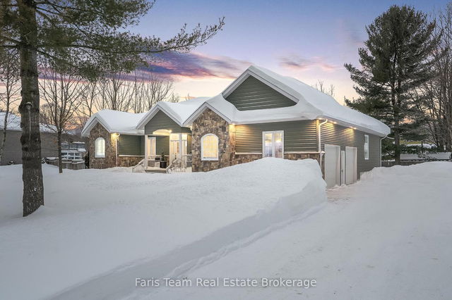 32 Bailey Crescent