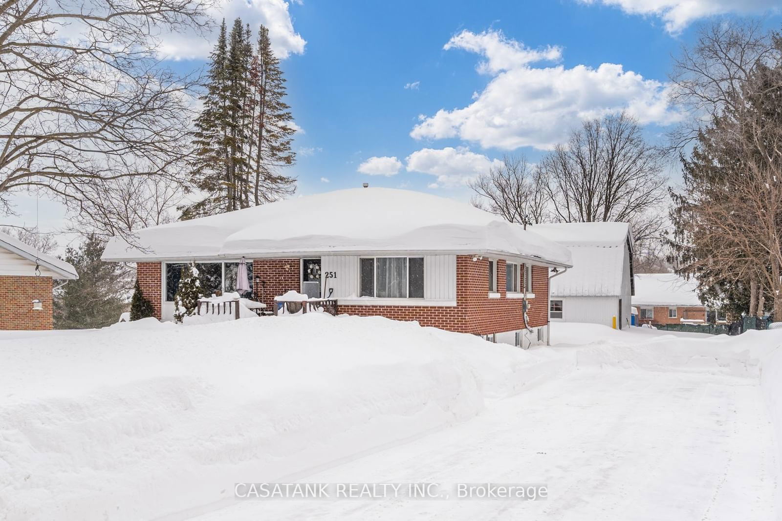 Detached House for sale at 251 Huronia Road, Barrie, Painswick North, L4N 4G2 - MLS: S11979414