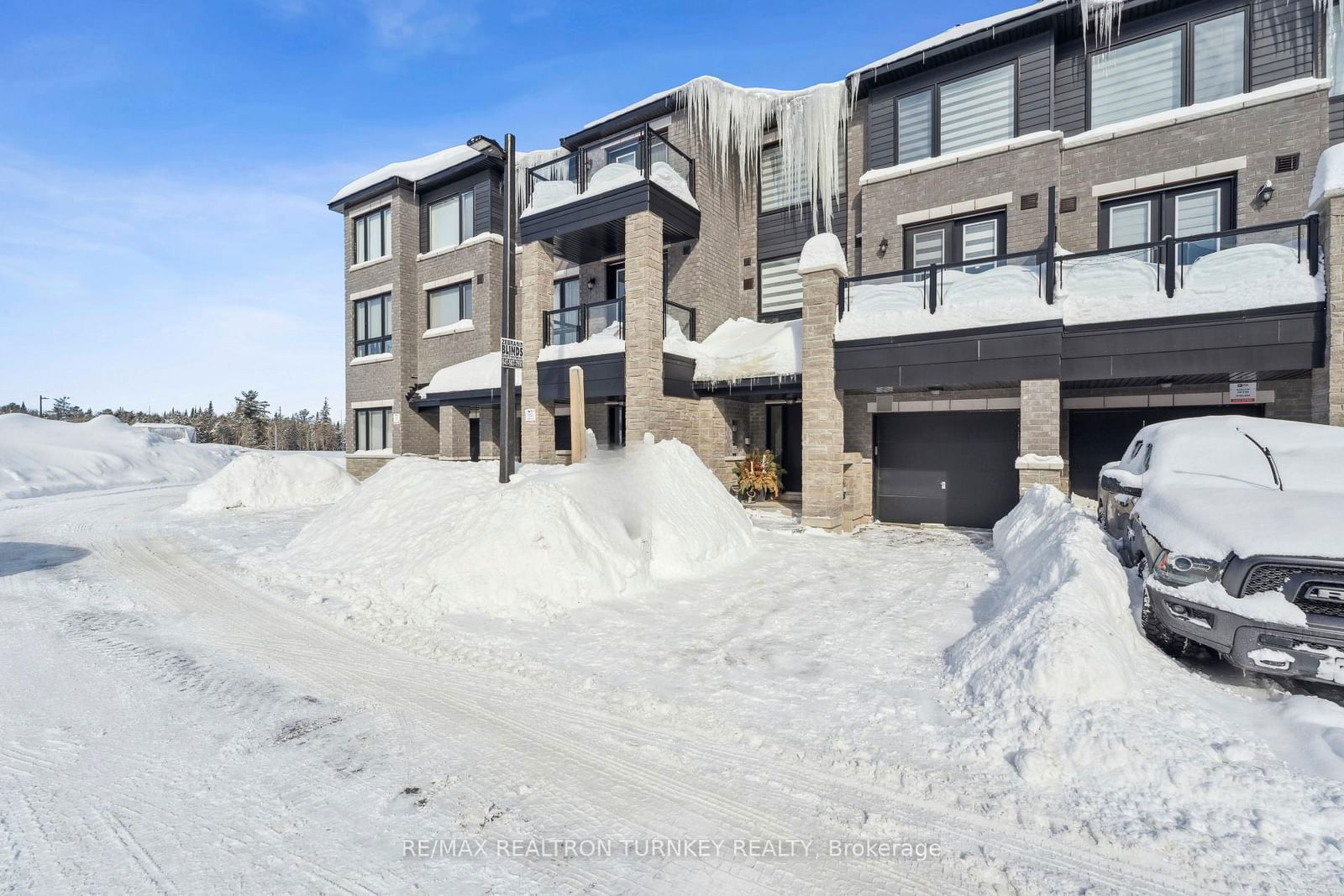 Townhouse for sale at 28 Spry Lane, Barrie, Innis-Shore, L9J 0N6 - MLS: S11980709