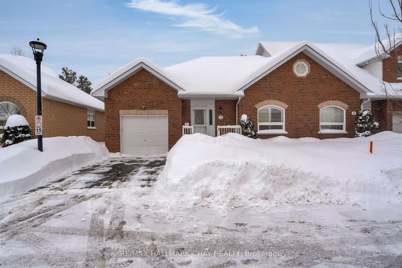 Townhouse for sale at 5-318 Little Avenue, Barrie, Painswick North, L4N 2Z6 - MLS: S11981089