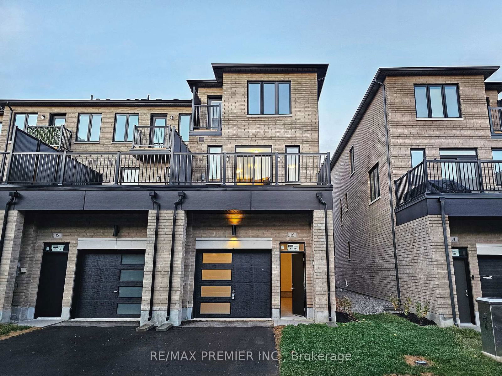 Townhouse for sale at 16 Cherry Hill Lane, Barrie, Painswick South, L4N 6K7 - MLS: S11981646