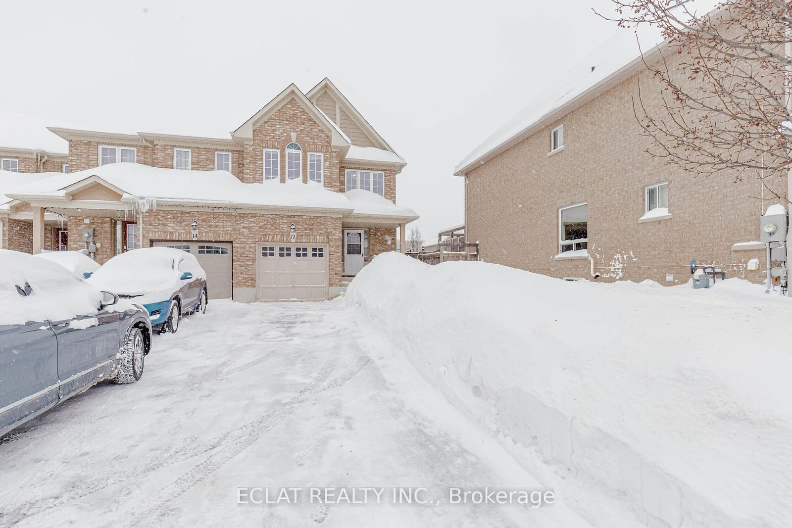 Townhouse for sale at 12 Lancaster Court, Barrie, Innis-Shore, L4M 0G1 - MLS: S11981886