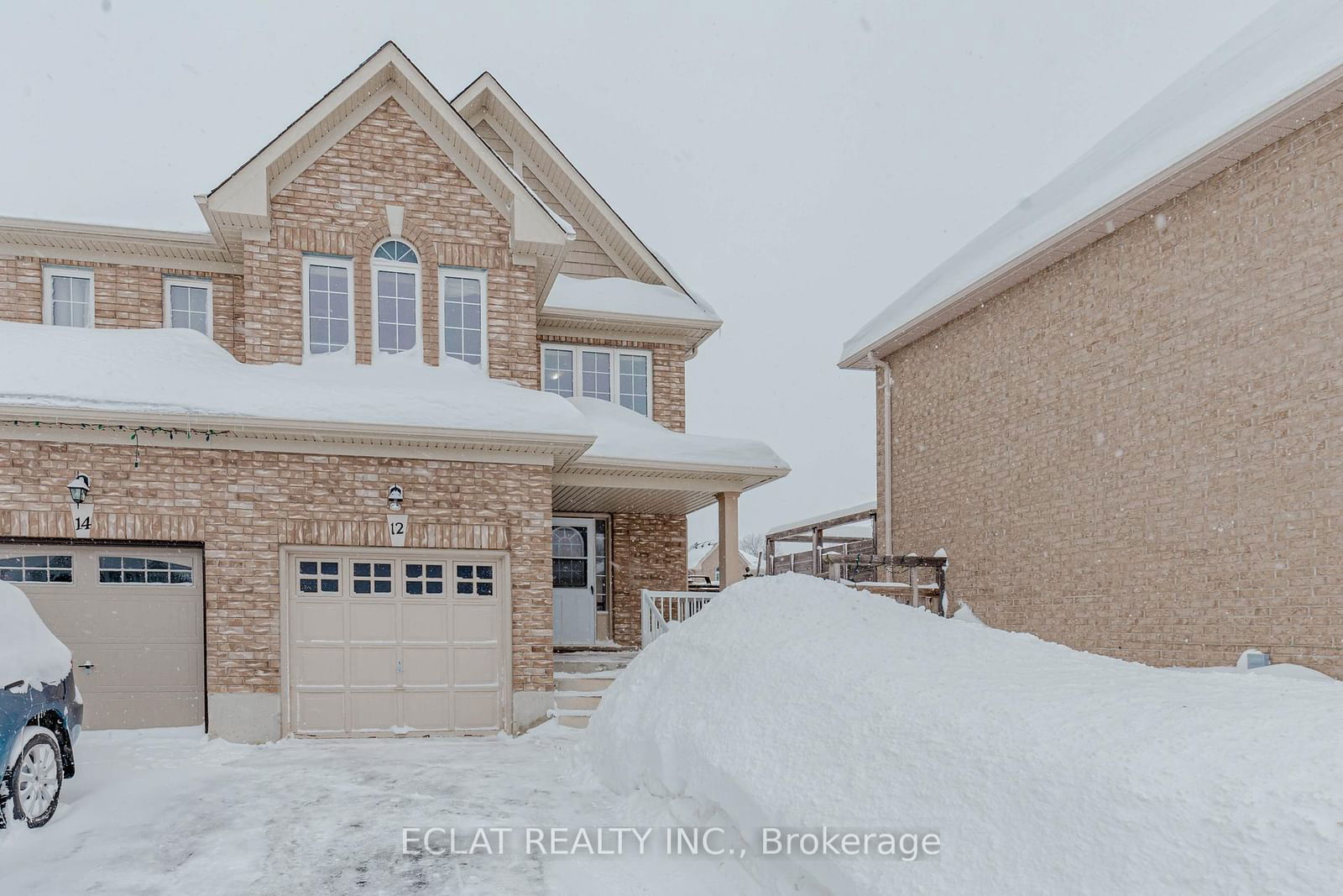 Townhouse for sale at 12 Lancaster Court, Barrie, Innis-Shore, L4M 0G1 - MLS: S11981886