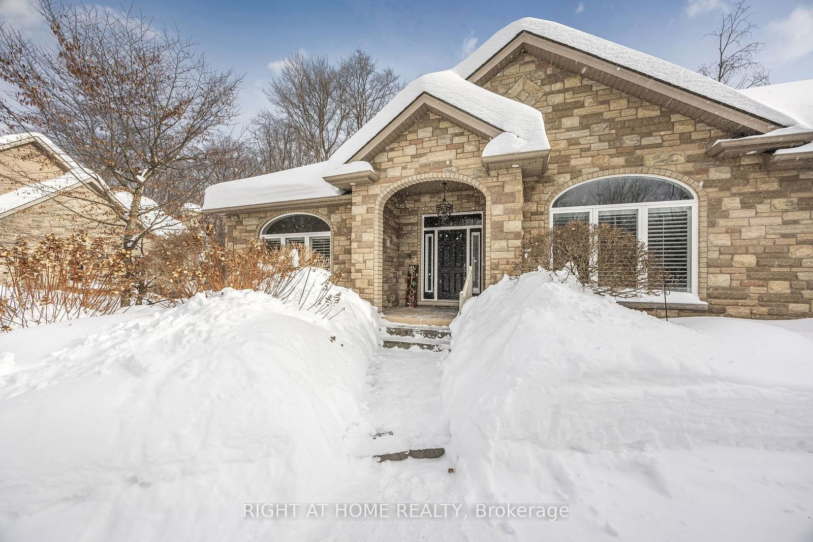 Detached House for sale at 1205 Seadon Road, Springwater, Snow Valley, L9X 1V5 - MLS: S11981948