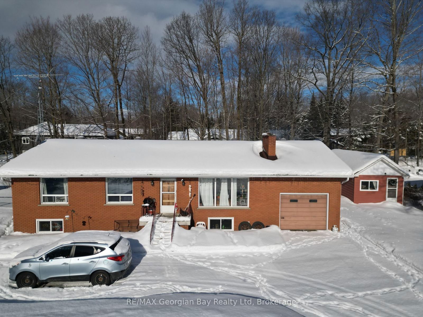 Detached House for sale at 22 Oakwood Avenue, Tiny, Rural Tiny, L9M 0J2 - MLS: S11982014