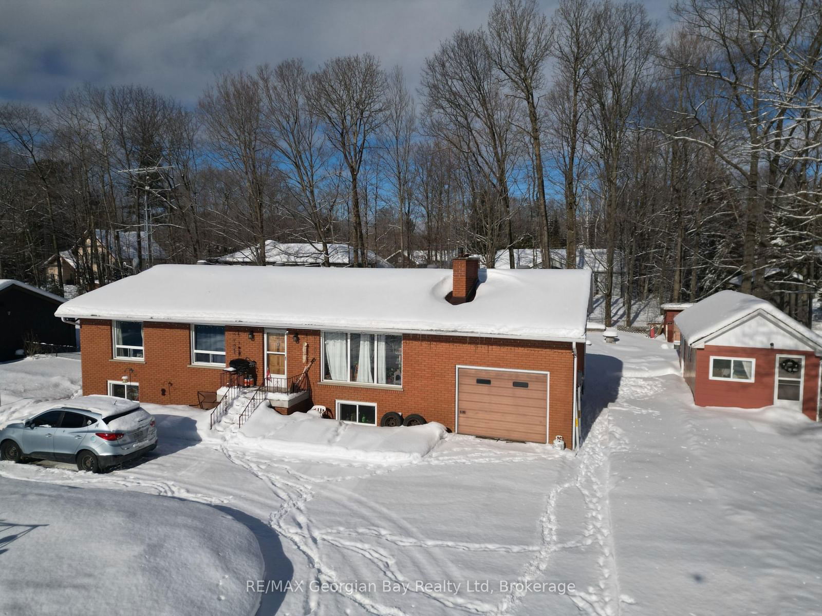 Detached House for sale at 22 Oakwood Avenue, Tiny, Rural Tiny, L9M 0J2 - MLS: S11982014