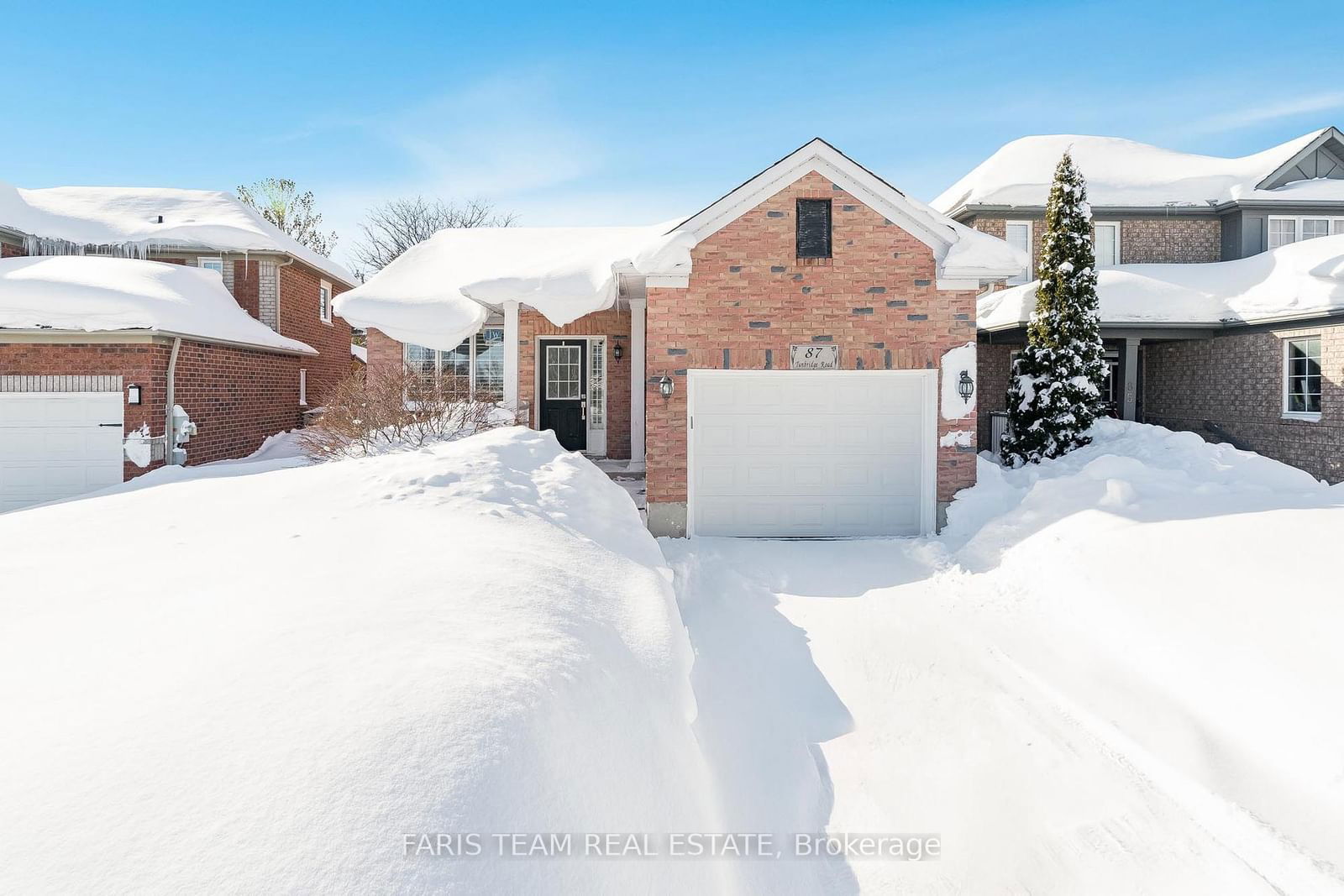 Detached House for sale at 87 Tunbridge Road, Barrie, Georgian Drive, L4M 6S9 - MLS: S11982156