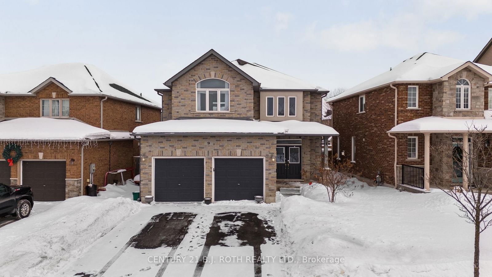 Detached House for sale at 9 KIERLAND Road, Barrie, Ardagh, L4N 6G5 - MLS: S11985518