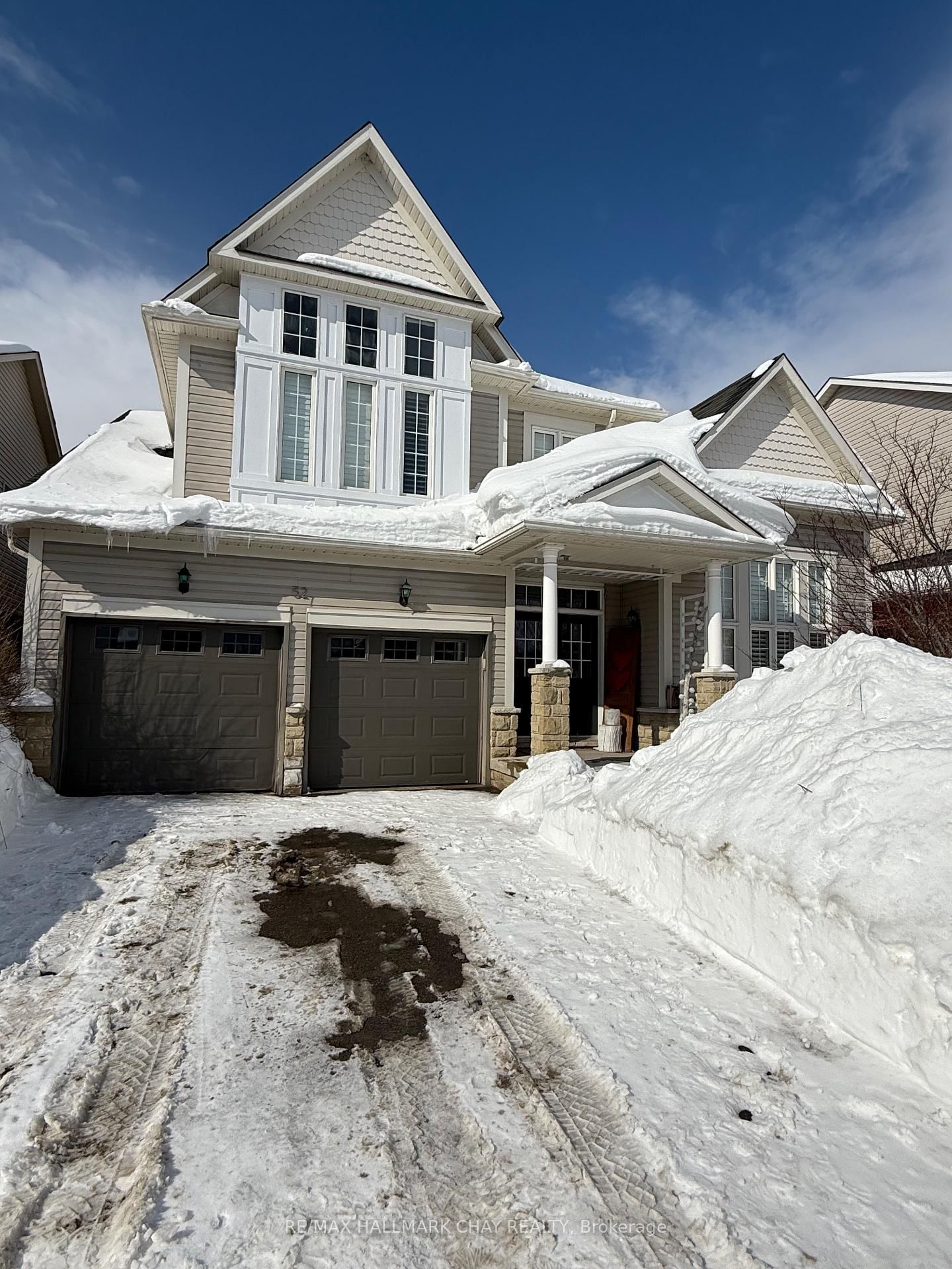 Detached House for sale at 52 Regalia Way, Barrie, Innis-Shore, L4M 7H8 - MLS: S11985892