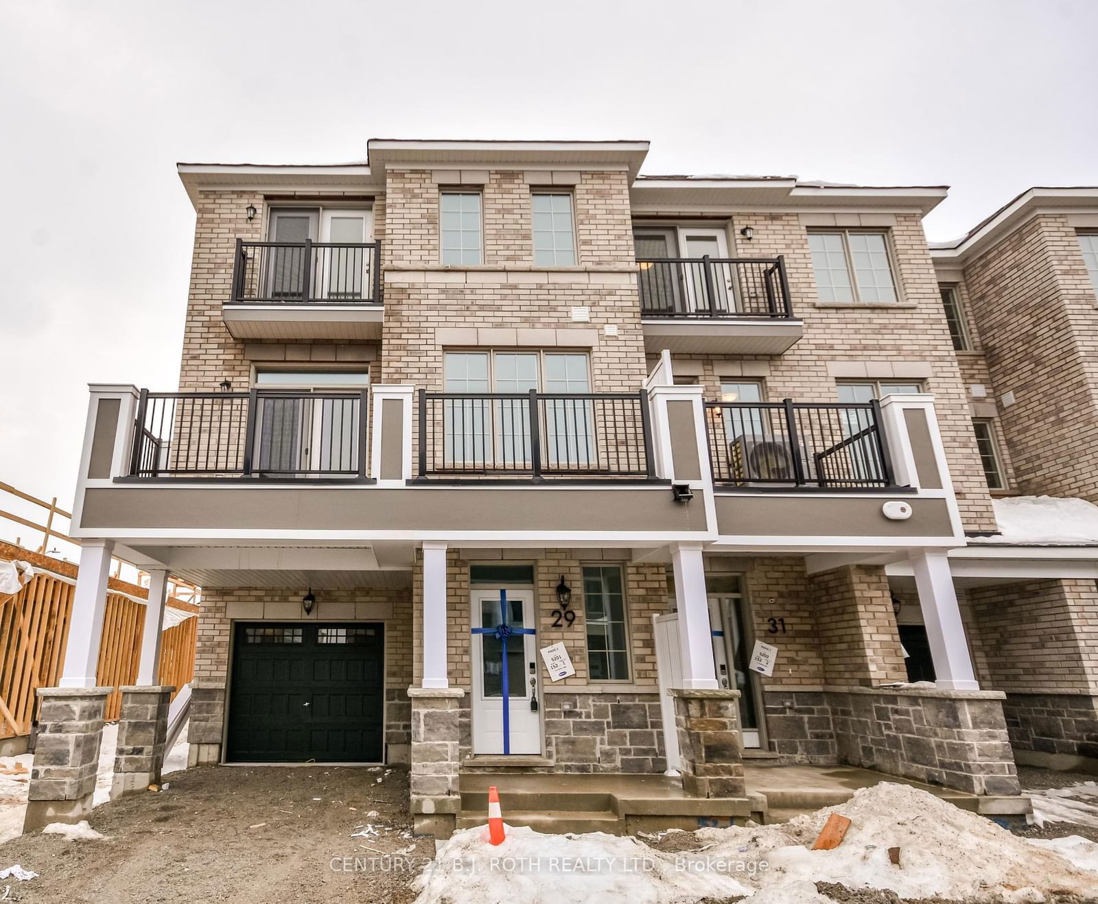 Townhouse for lease at 29 Pearen Lane, Barrie, Rural Barrie Southwest, L9J 1A3 - MLS: S11989110