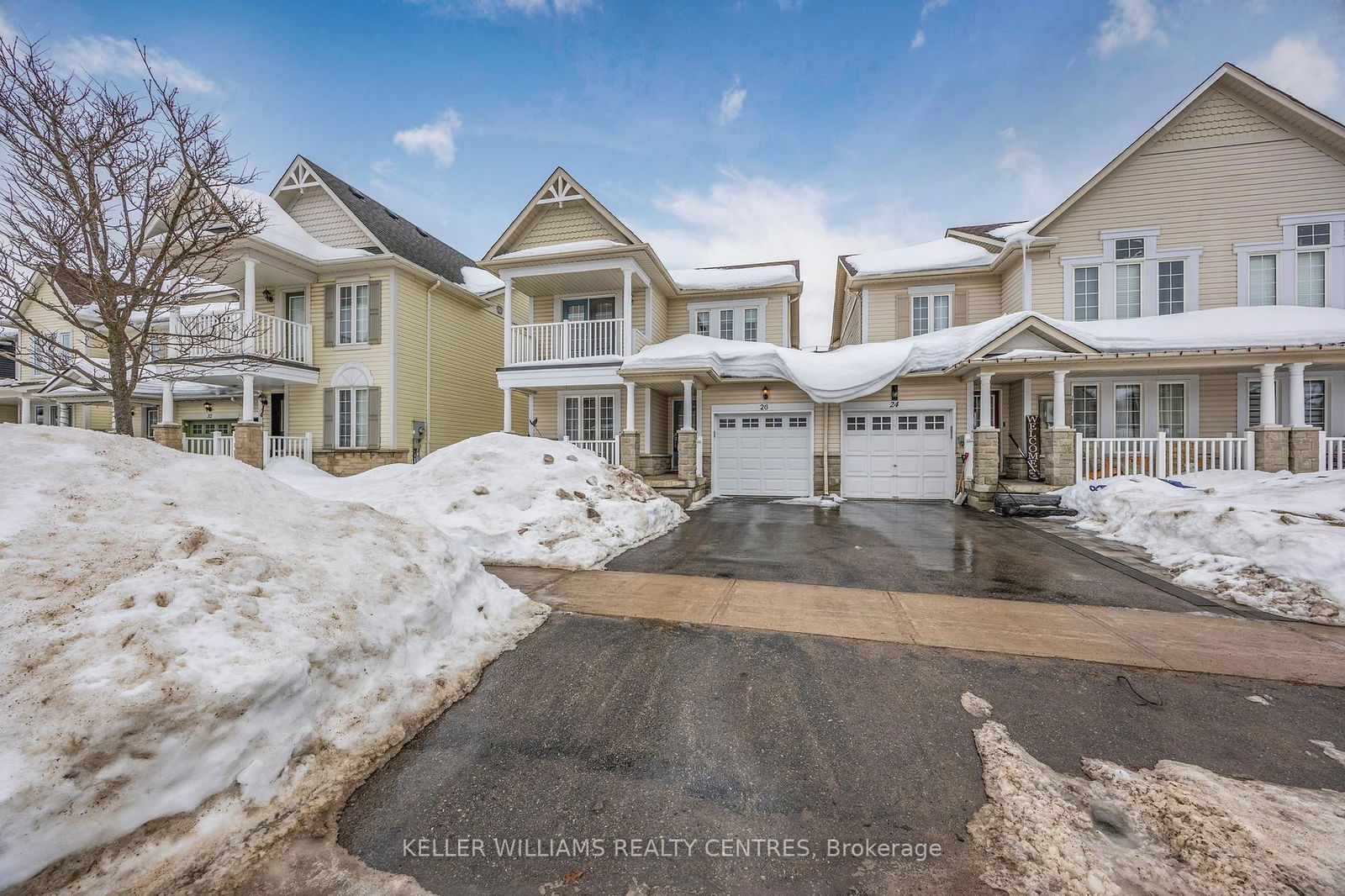 Townhouse sold at 26 Succession Crescent, Barrie, Innis-Shore, L4M 7H2 - MLS: S11989139