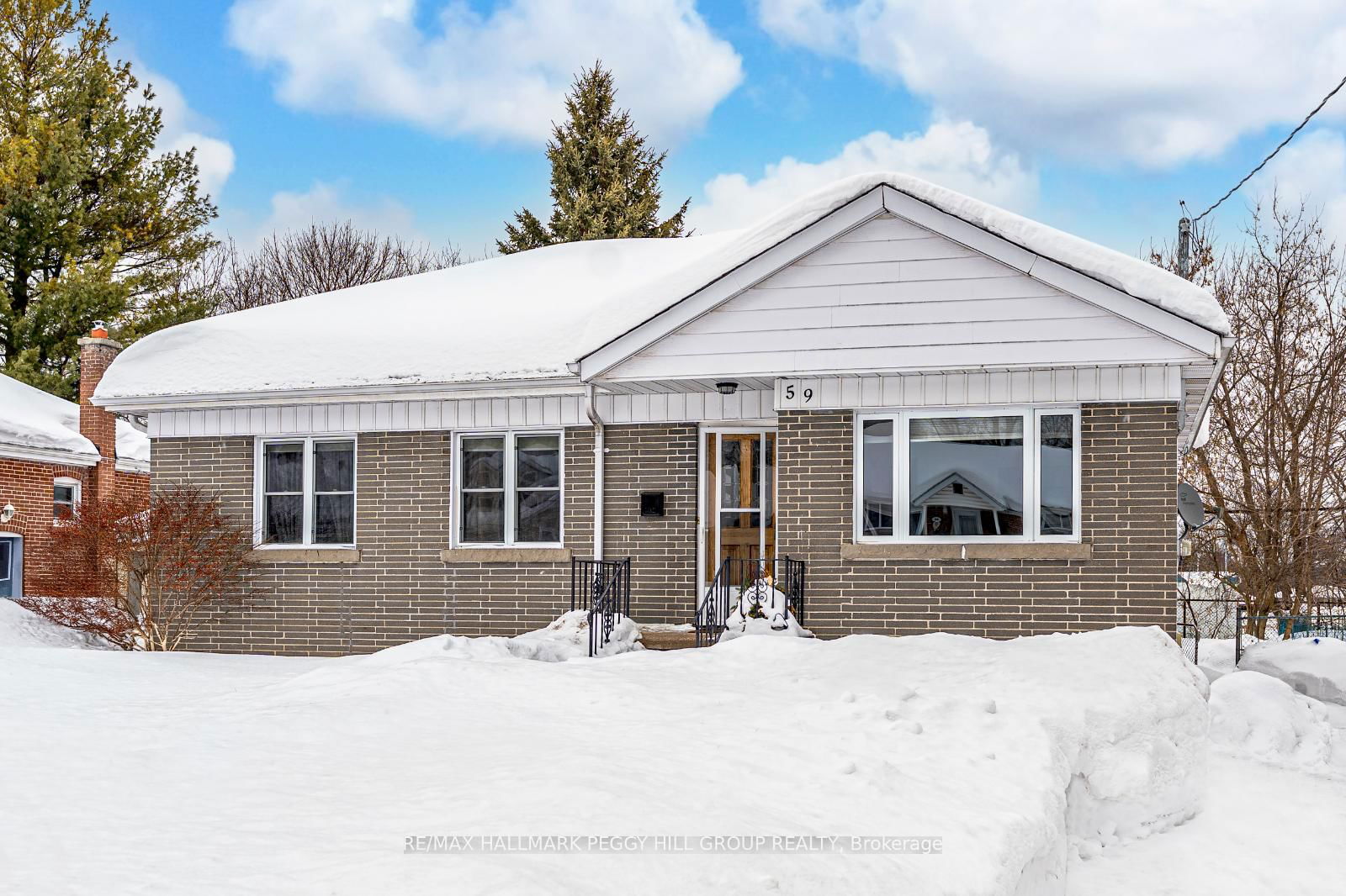 Detached House sold at 59 Newton Street, Barrie, City Centre, L4M 3N4 - MLS: S11989330