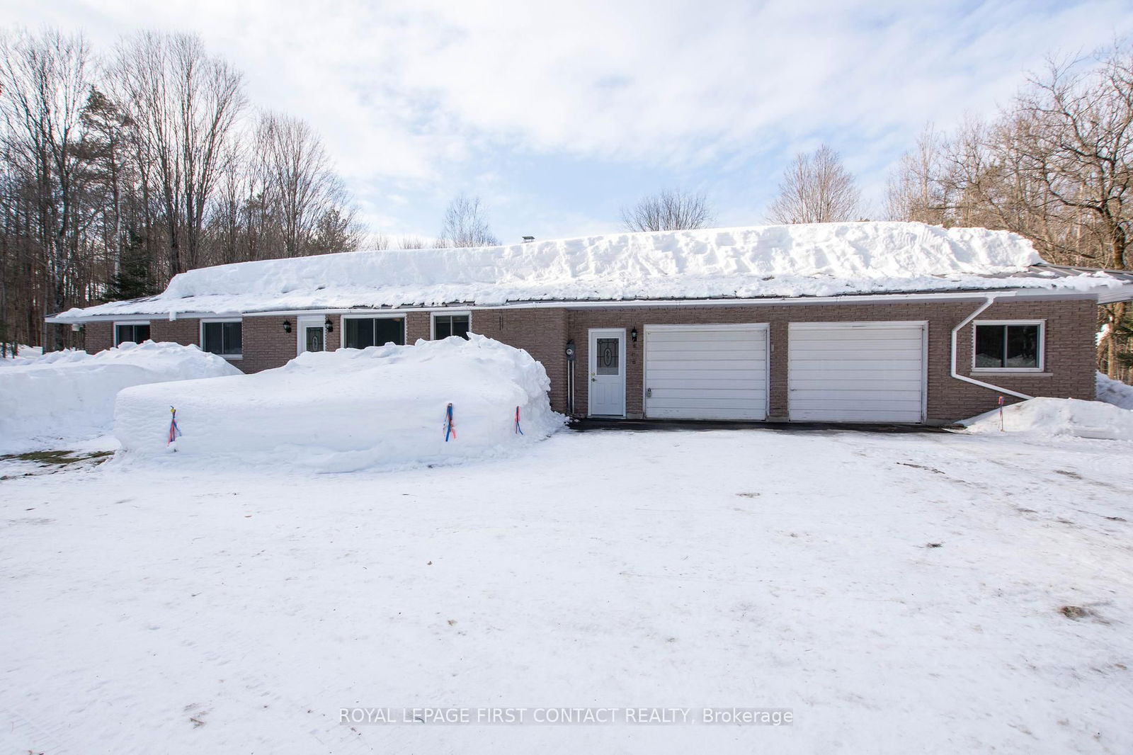 Detached House for sale at 122 Mill Pond Road, Oro-Medonte, Rural Oro-Medonte, L0K 1E0 - MLS: S11990161