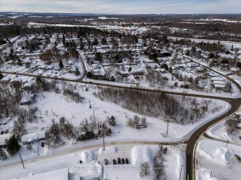 570 Laclie St, Orillia, L3V 4A9 | Image 3