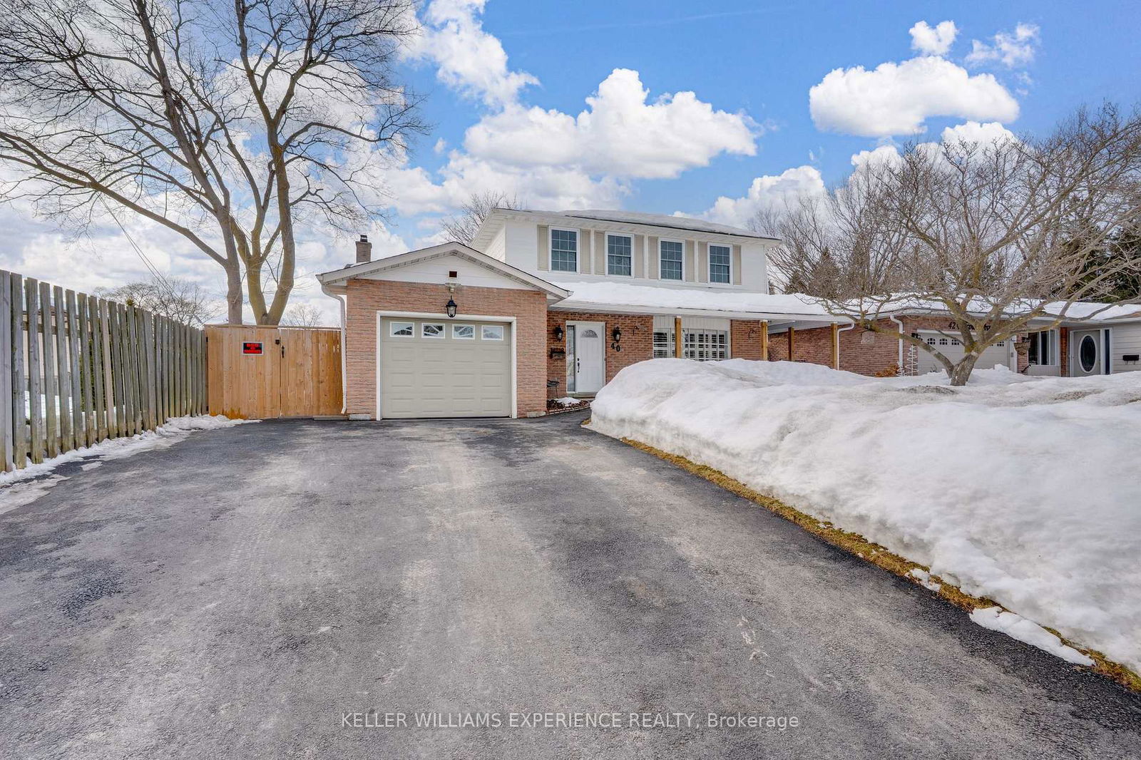 Detached House for sale at 40 Belcourt Avenue, Barrie, Grove East, L4M 4E4 - MLS: S11991711