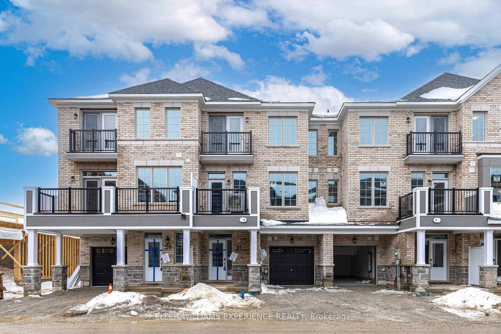 Townhouse for lease at 31 Pearen Lane, Barrie, Holly, L9J 1A3 - MLS: S11992123