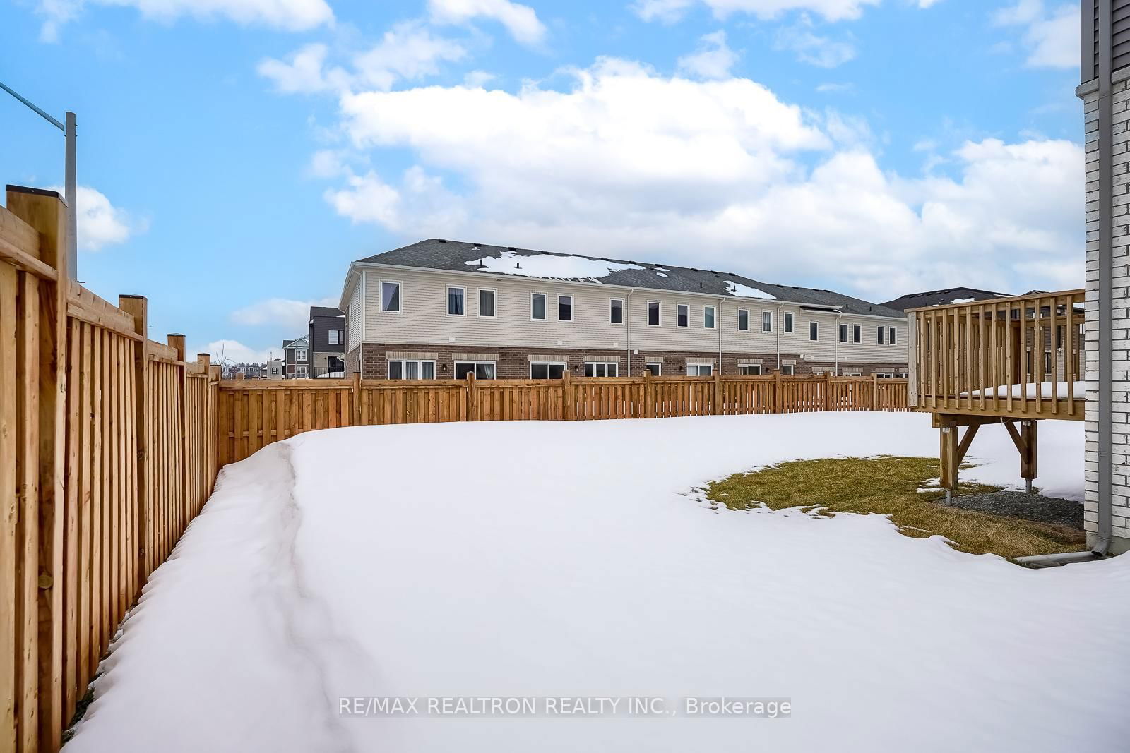 Townhouse for sale at 240 Prince William Way, Barrie, Rural Barrie Southeast, L9J 0V1 - MLS: S11993626