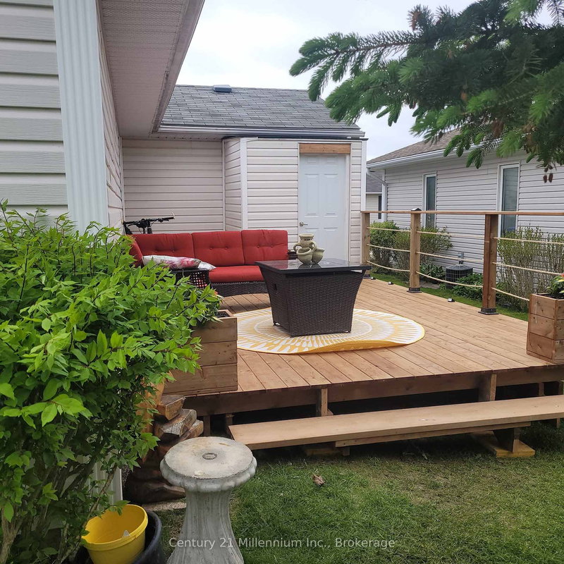 61 PENNSYLVANIA Ave S, Wasaga Beach, L9Z 3A8 | Image 2