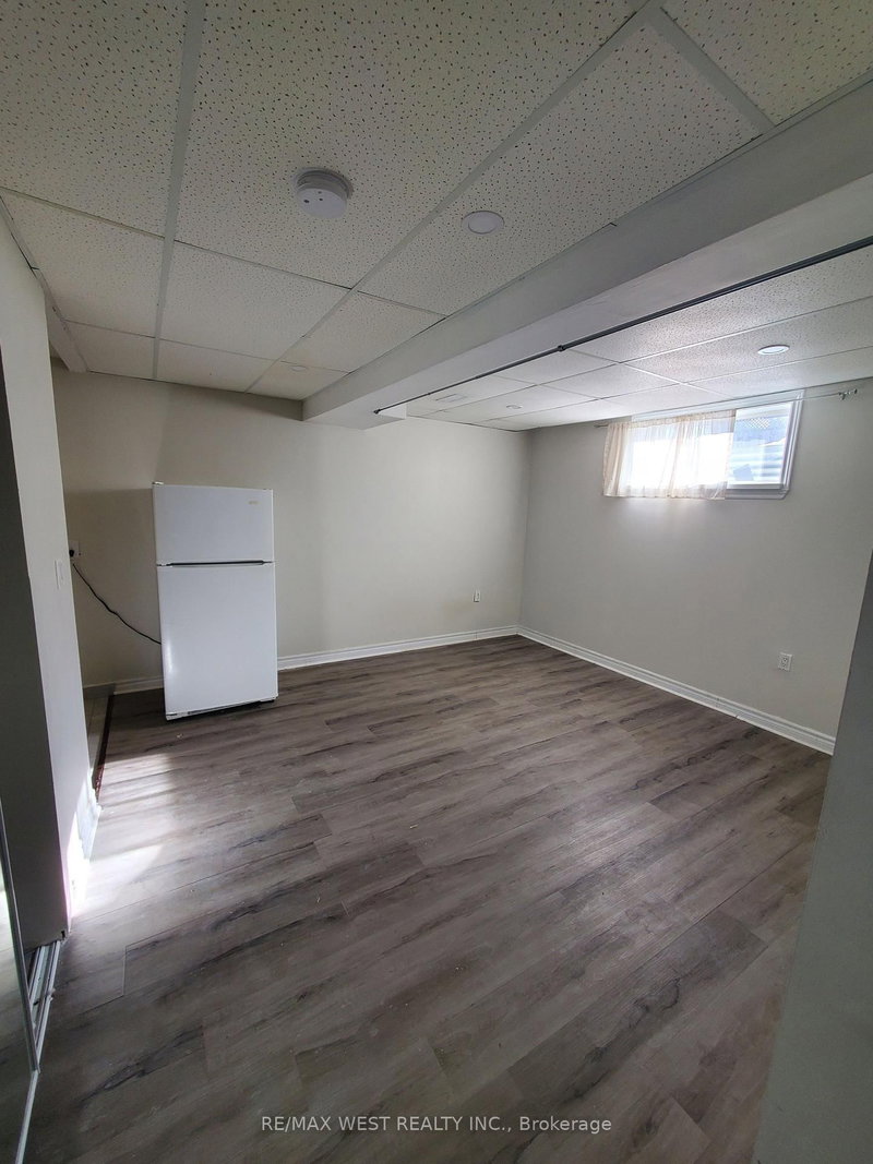 3 - 369 Georgian Dr, Barrie, L4M 7A2 | Image 3