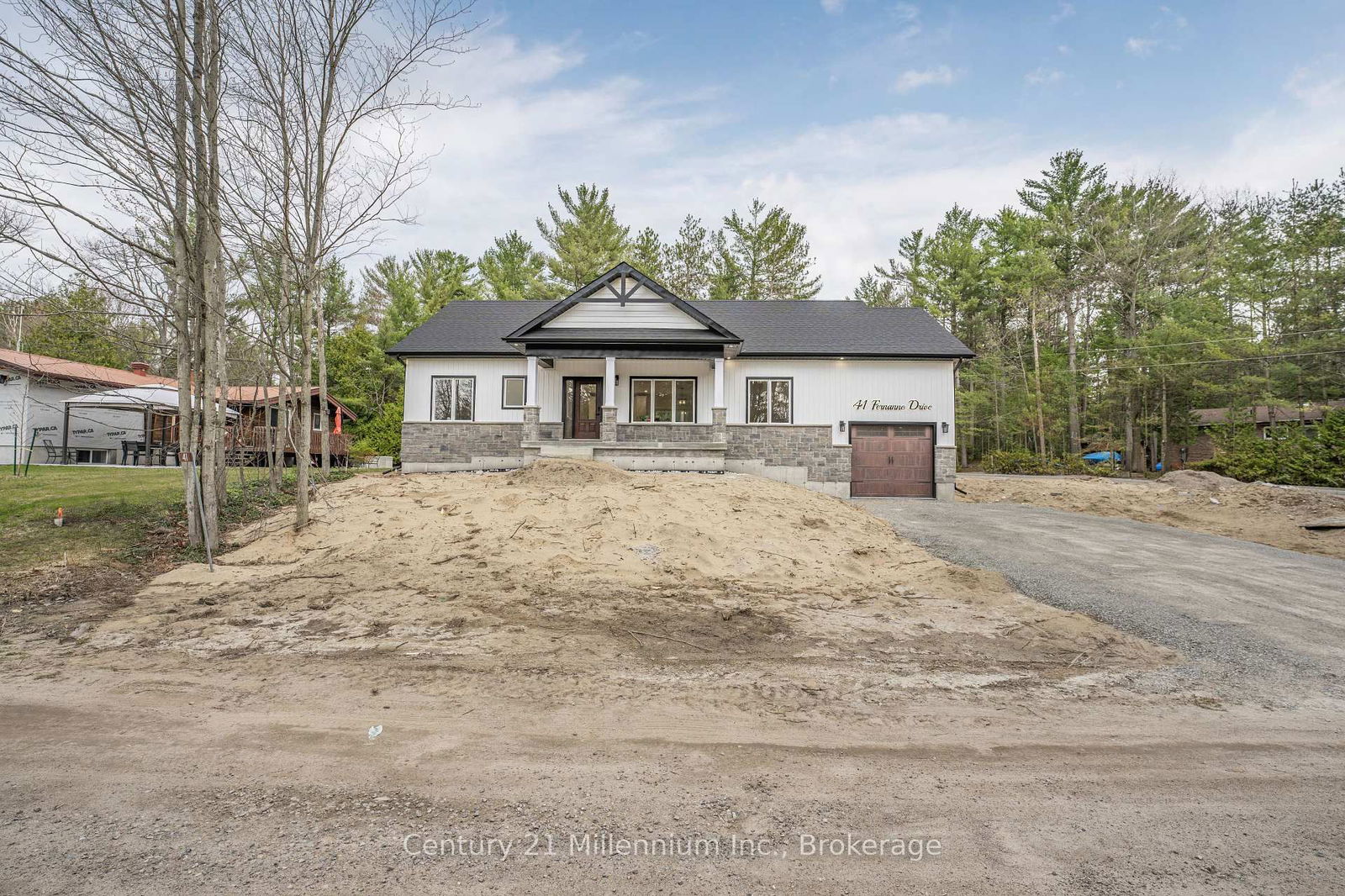 Detached House sold at 41 Fernanne Drive, Tiny, Rural Tiny, L0L 2J0 - MLS: S11999303