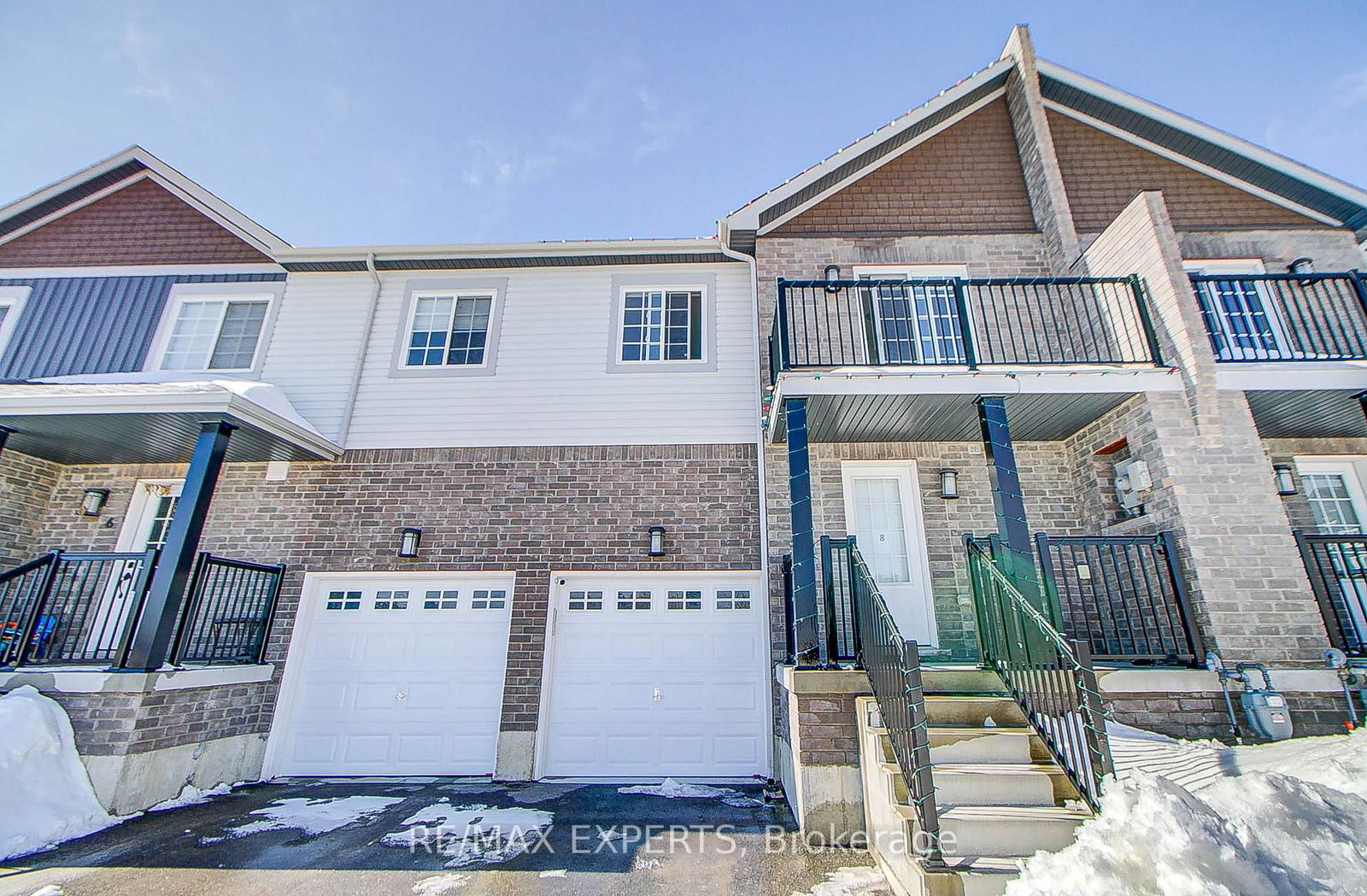 Townhouse for sale at 8 Brown Bear Street, Barrie, Rural Barrie Southwest, L9J 0H8 - MLS: S12000584