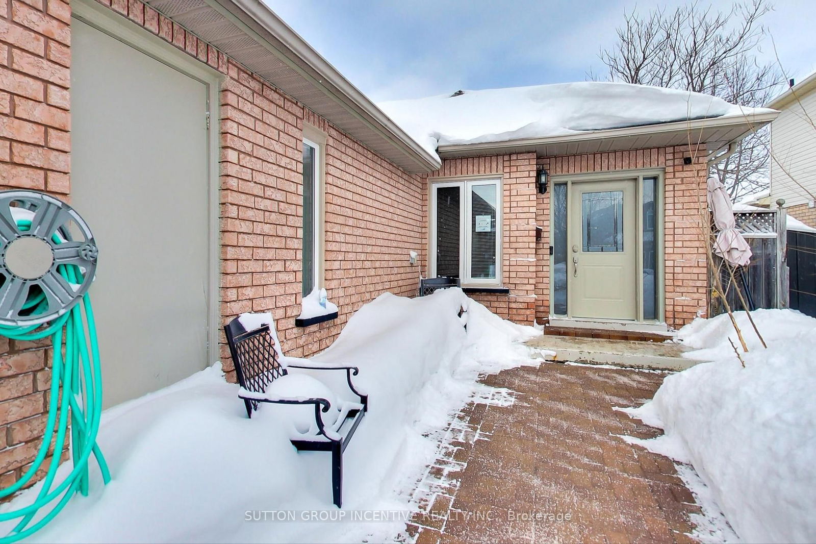 Detached House for sale at 32 Gore Drive, Barrie, Ardagh, L4N 8L3 - MLS: S12003226